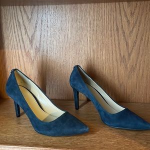 Black suede Michael kors pumps brand new